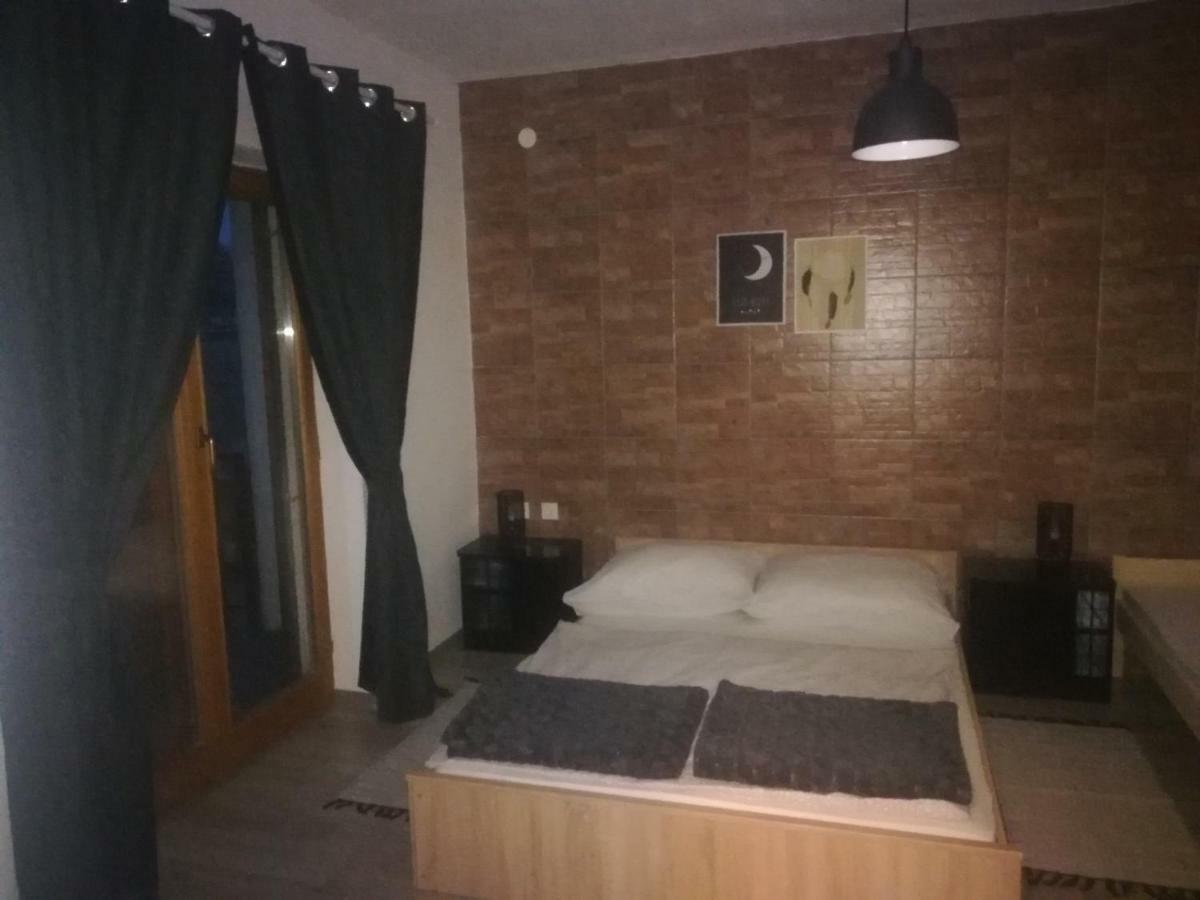 Apartmani Marin Vukovar Exterior foto